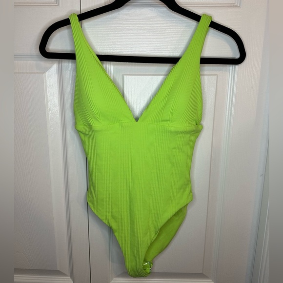 NWT L*Space Katniss One Piece Swimsuit Cucumber sz.S - Picture 8 of 8